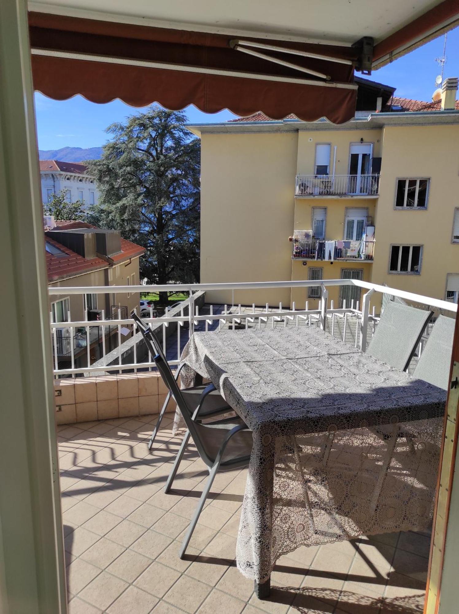Appartamento Al Sereno Luino Exterior photo