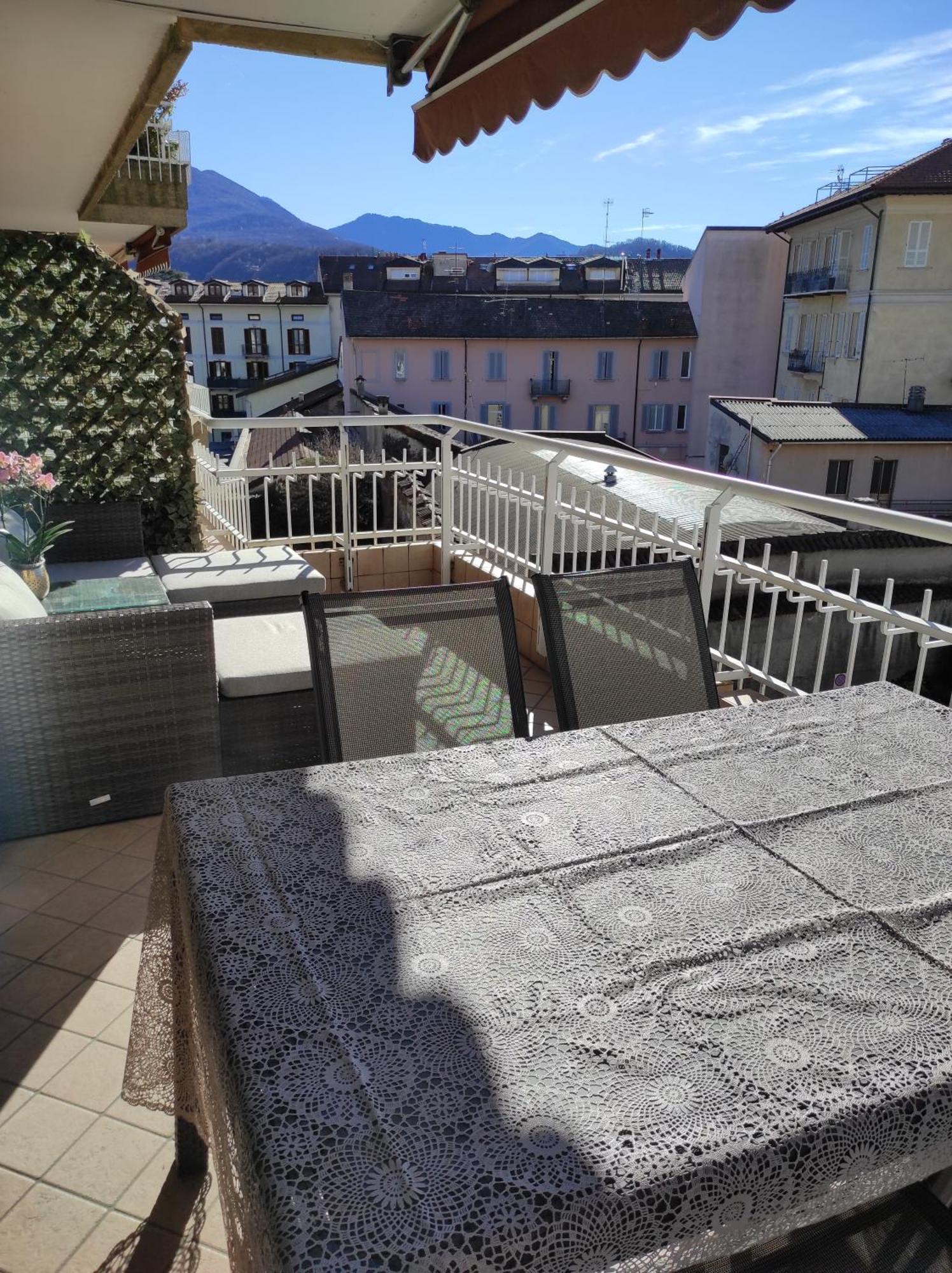 Appartamento Al Sereno Luino Exterior photo